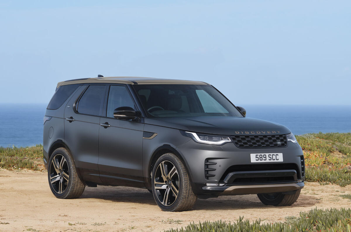 2026 Land Rover Discovery Tempest parked on beach 2026 Land Rover Discovery Tempest parked on beach