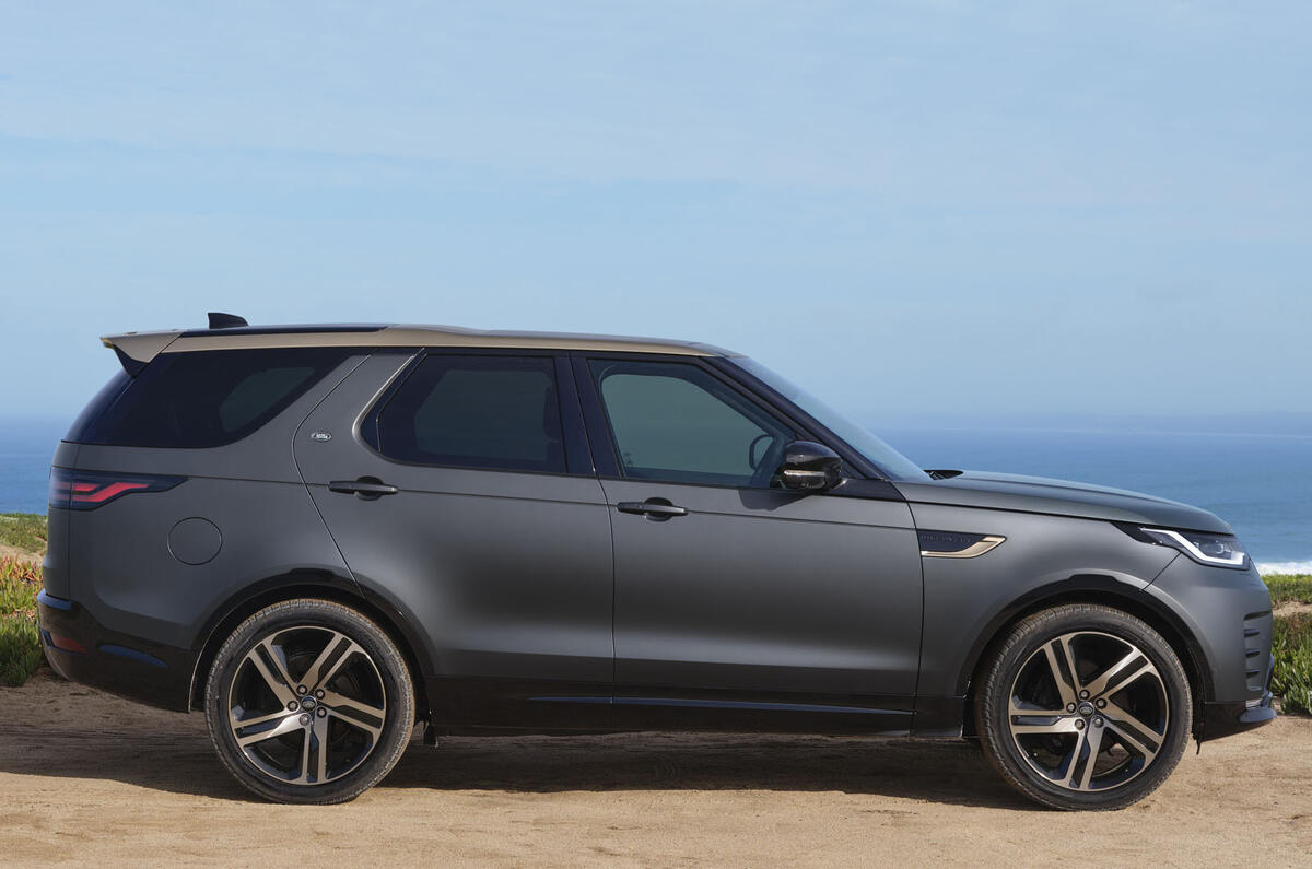 2026 Land Rover Discovery Tempest side 2026 Land Rover Discovery Tempest side