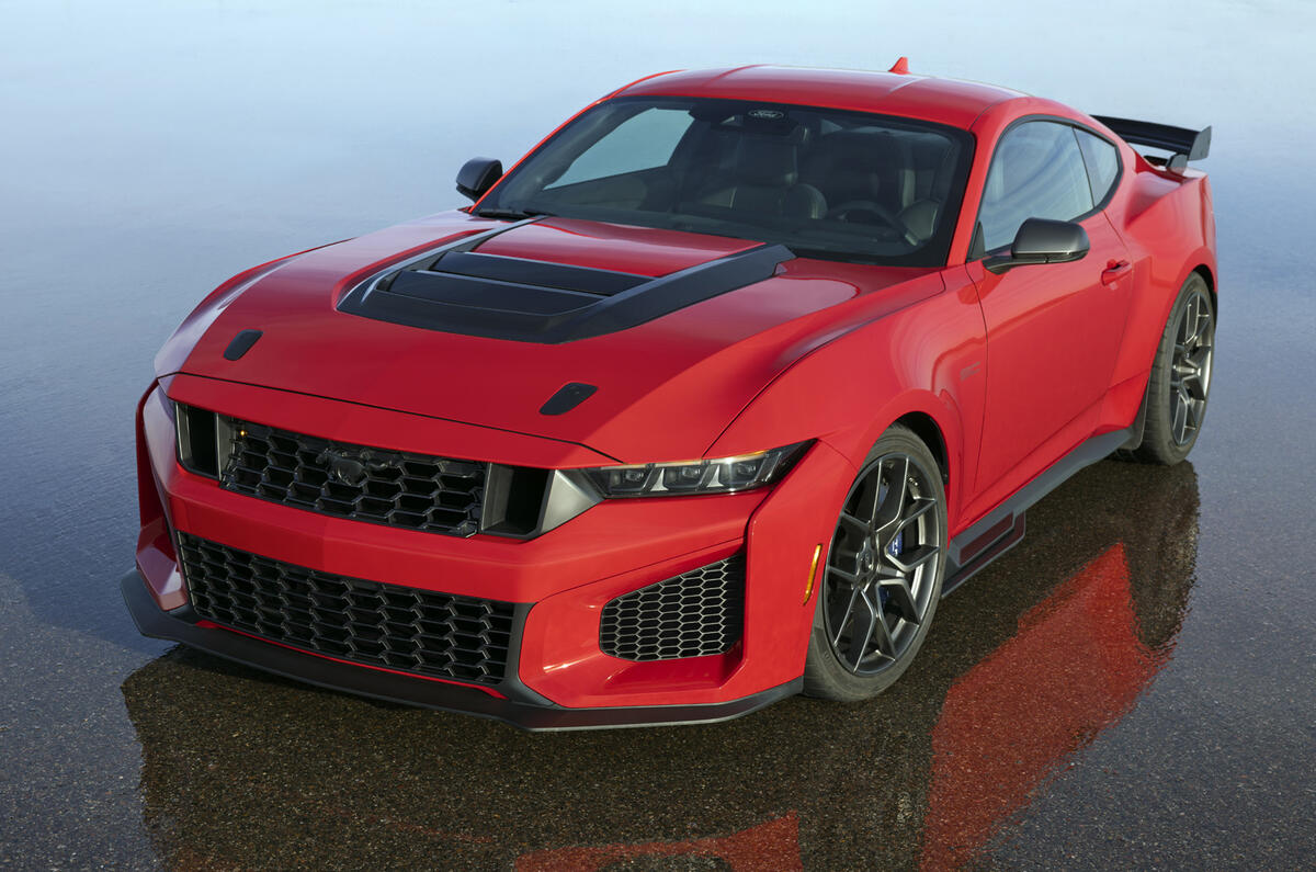 2026 Mustang Dark Horse SC 01