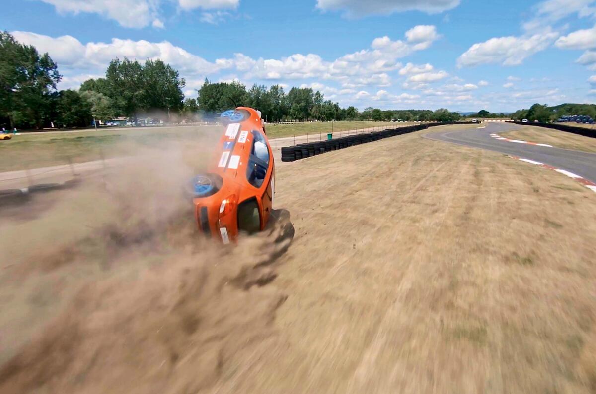 207 crash 207 crash