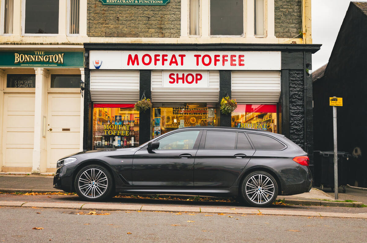 Beamer and basket Beamer and basket