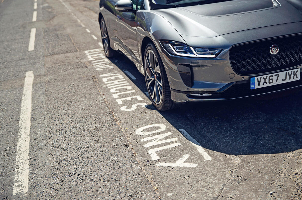 20 jagipace19mylondonbrussels170918002