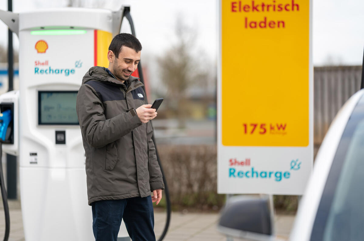 20 shell forecourt