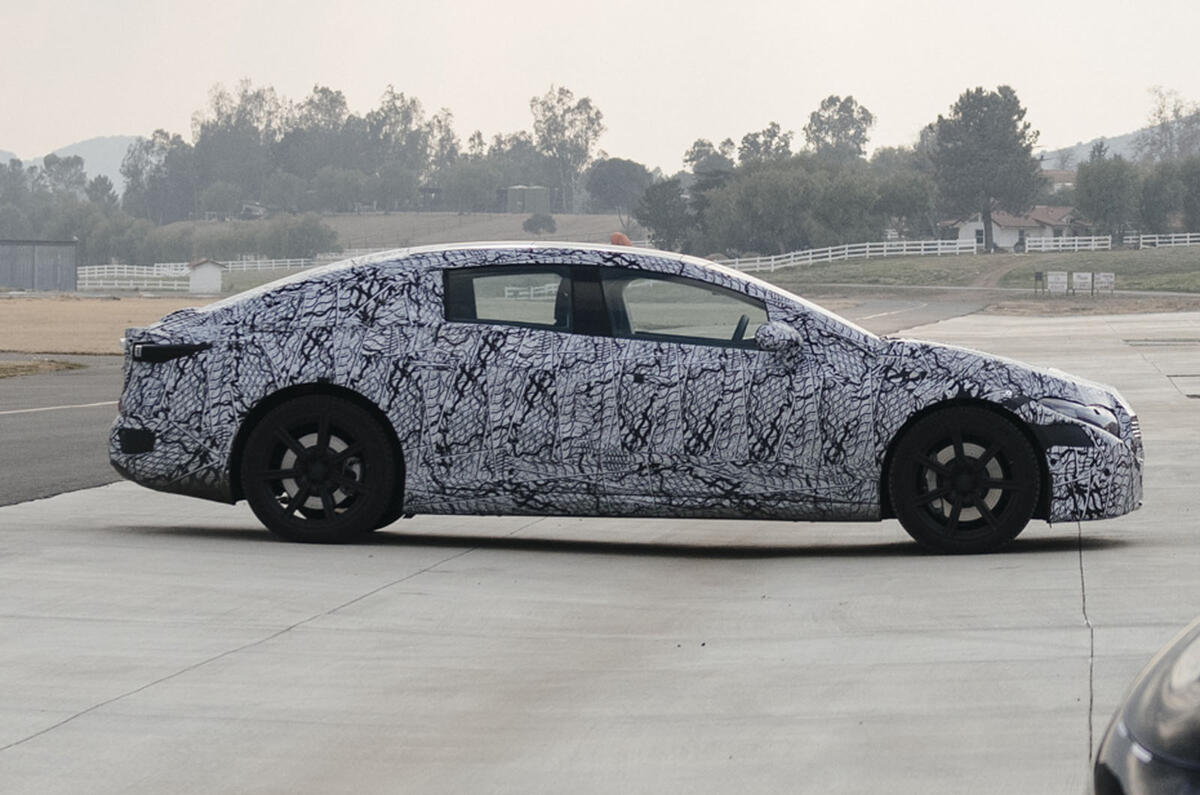 2021 Mercedes-Benz EQS camouflaged prototype 2021 Mercedes-Benz EQS camouflaged prototype