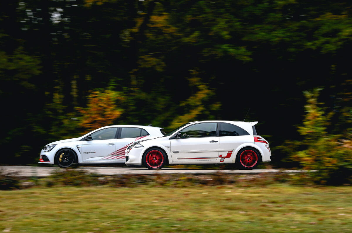 Hot Renault pair - tracking side Hot Renault pair - tracking side