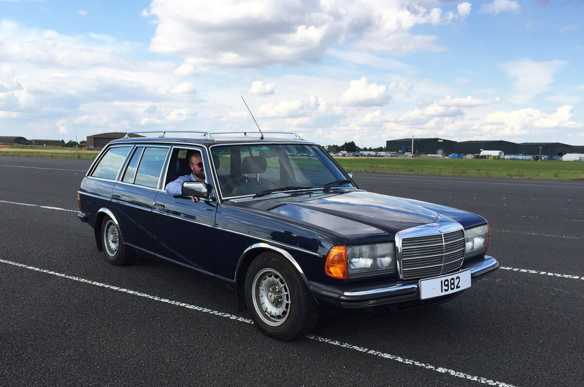 Mercedes W123 - hero front