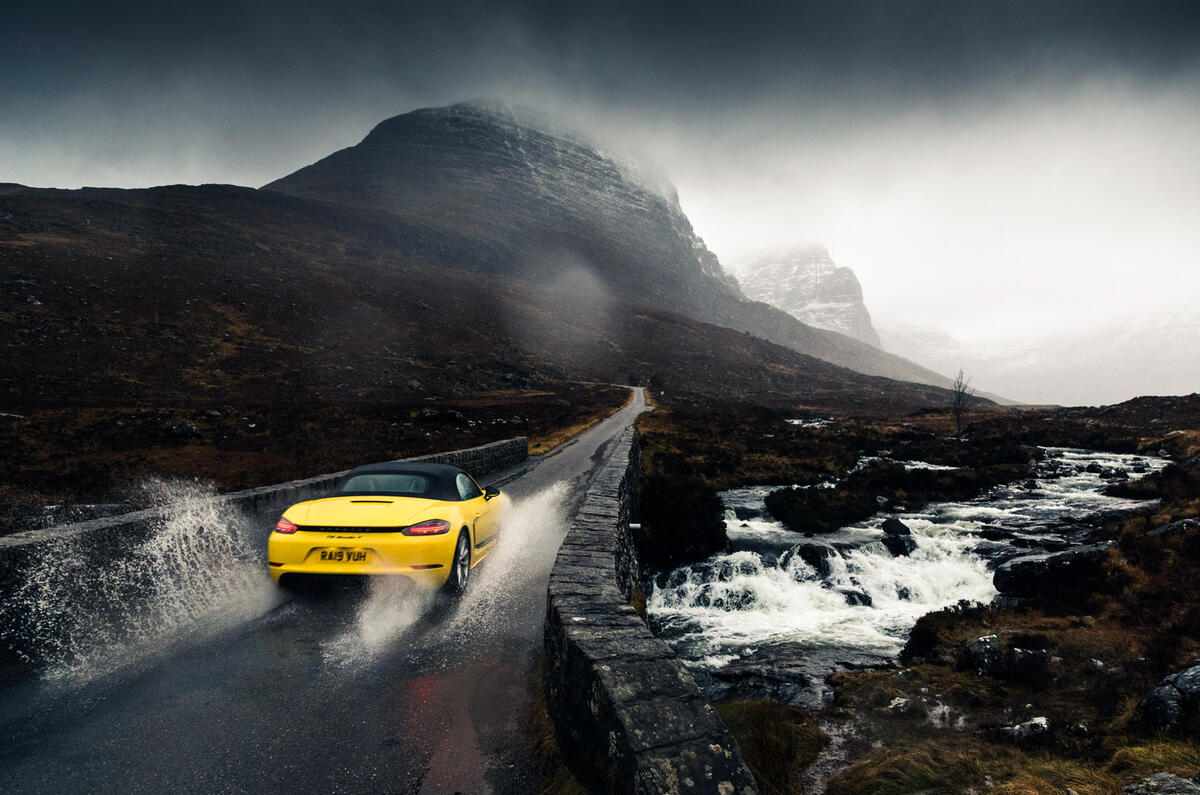 Porsche Boxster T 2019 - hero rear