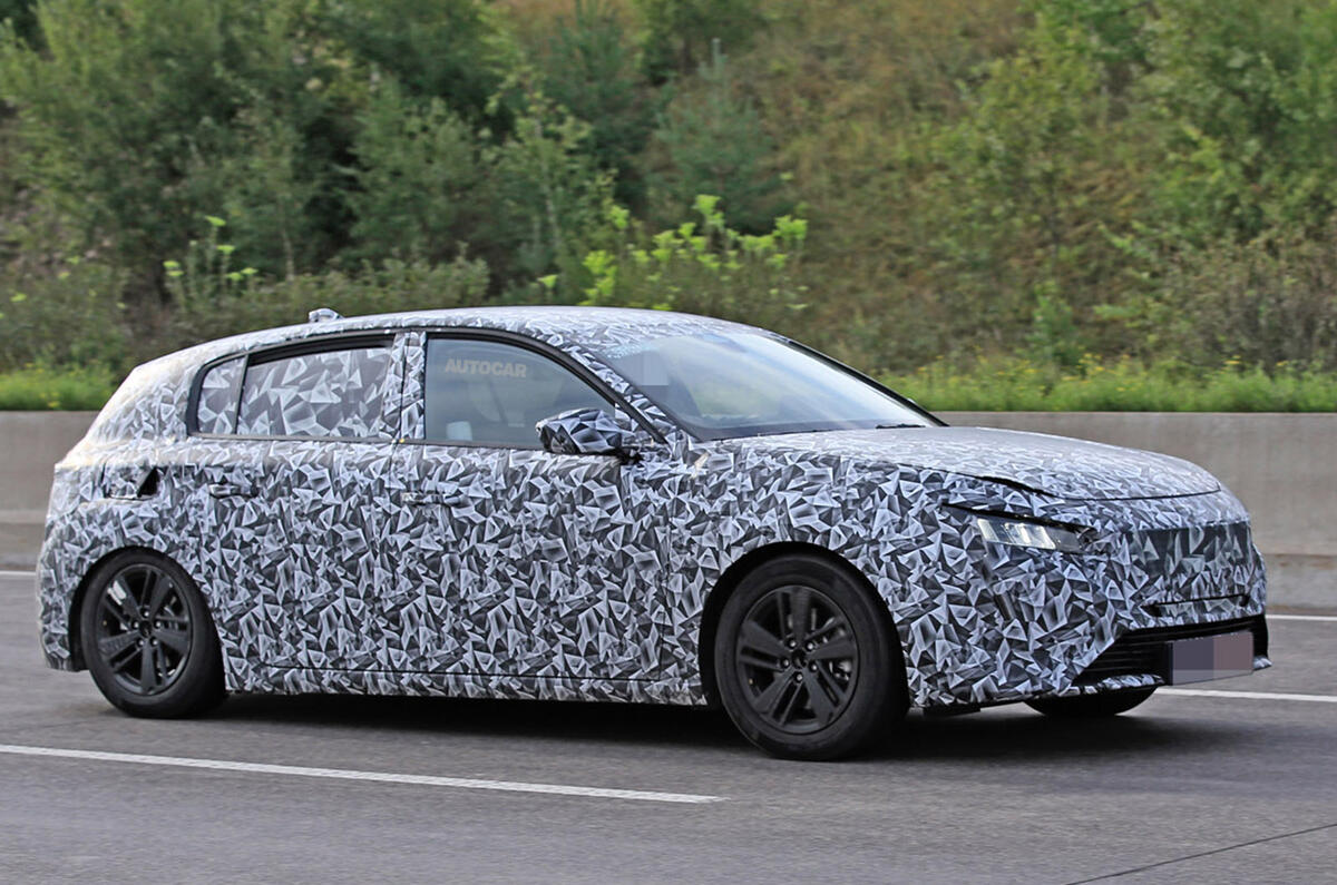 2022 Peugeot 308 prototype - front 2022 Peugeot 308 prototype - front