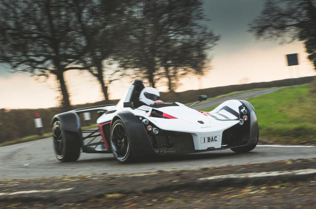 22 bac mono 2018 cornering front