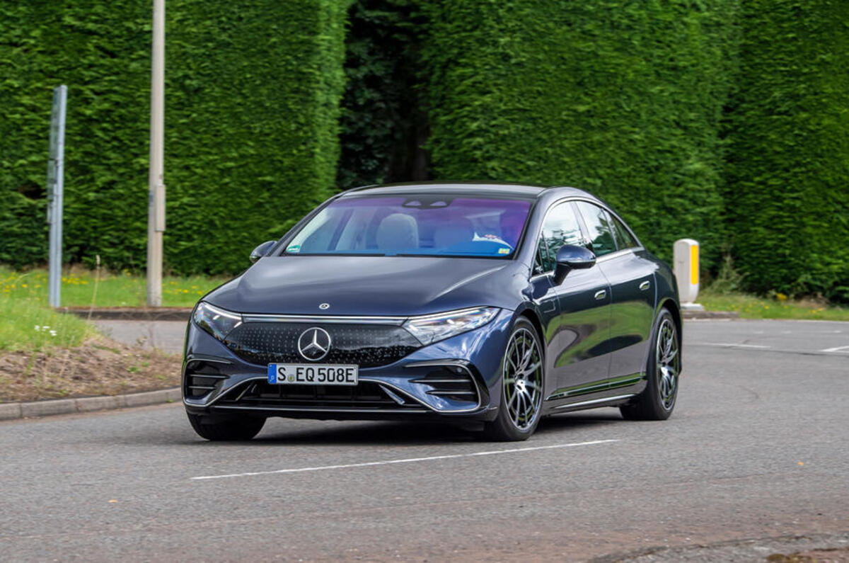 22 mercedes benz eqs 2021 uk lhd fd cornering front 1 22 mercedes benz eqs 2021 uk lhd fd cornering front 1