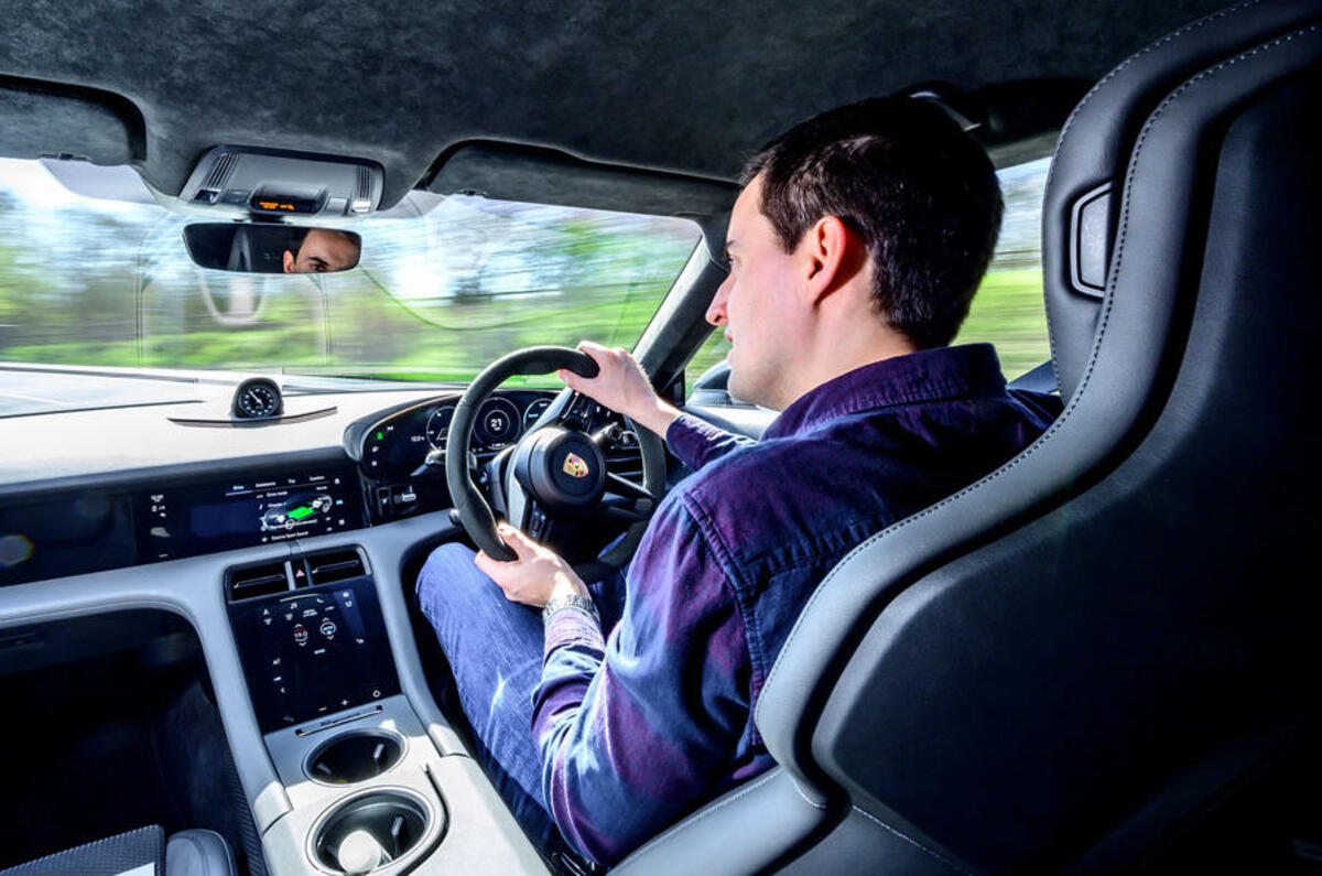 Porsche Taycan Turbo 2020 - driving