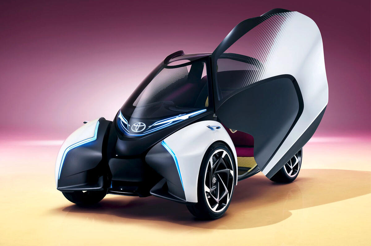 TOYOTA I-TRIL