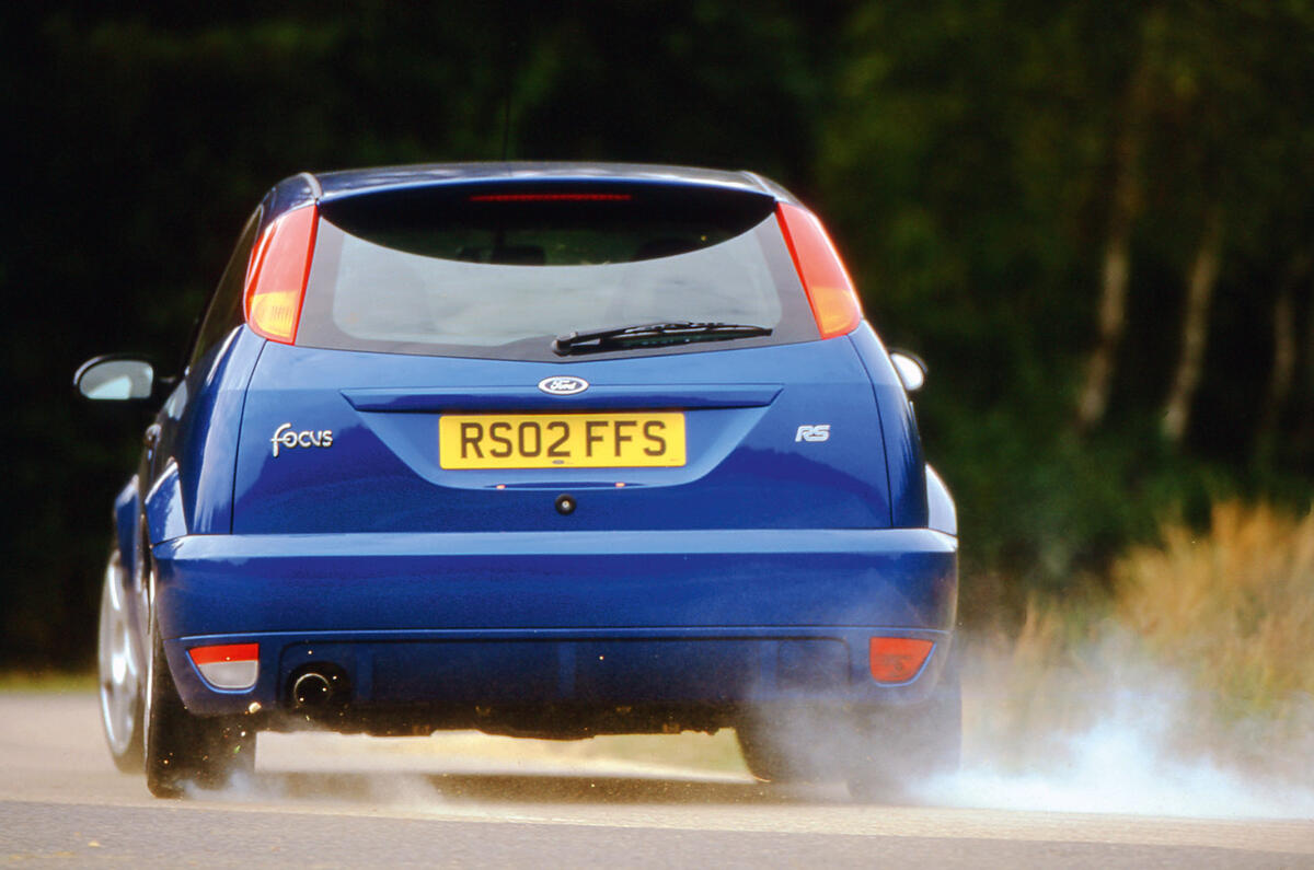 Ford Focus RS 2002 - tracking rear