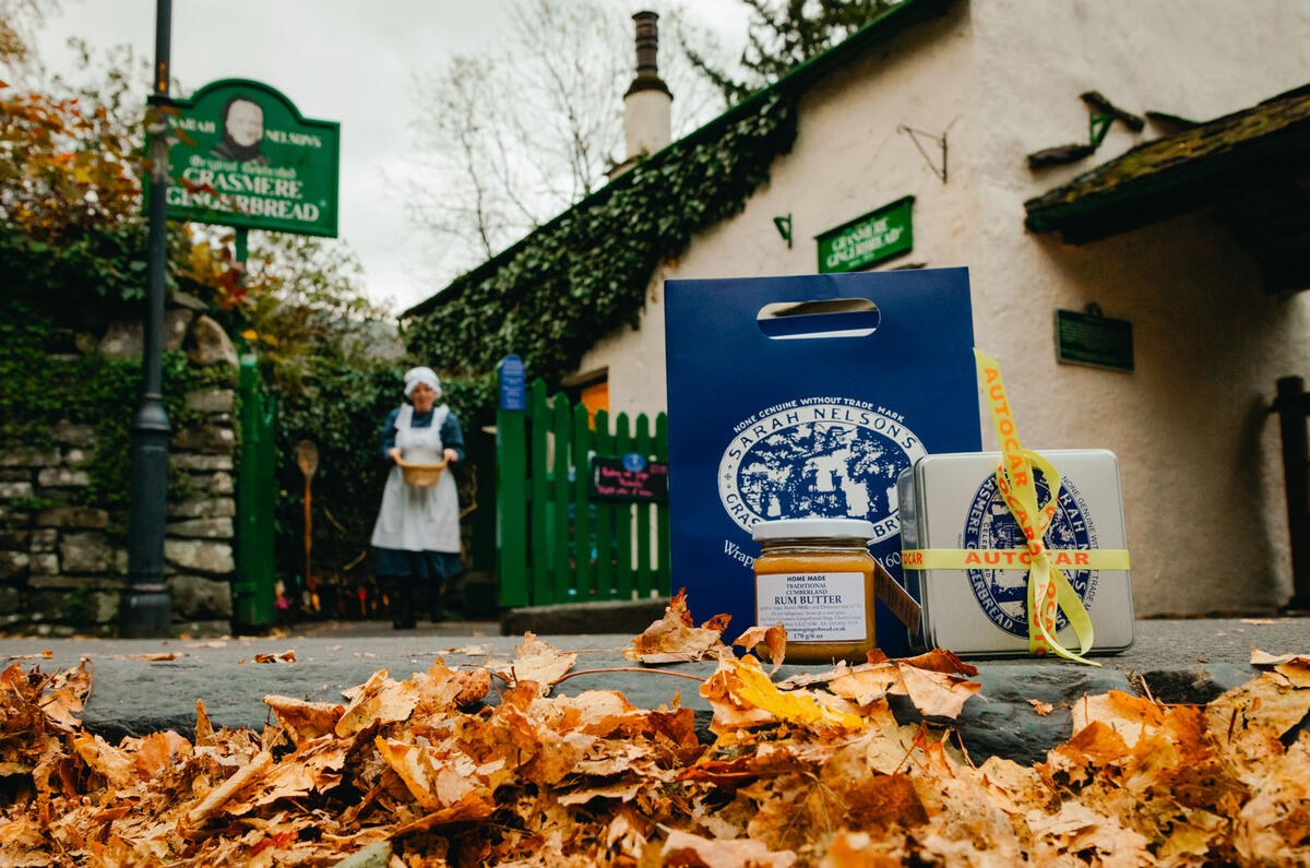 Beamer and basket Beamer and basket