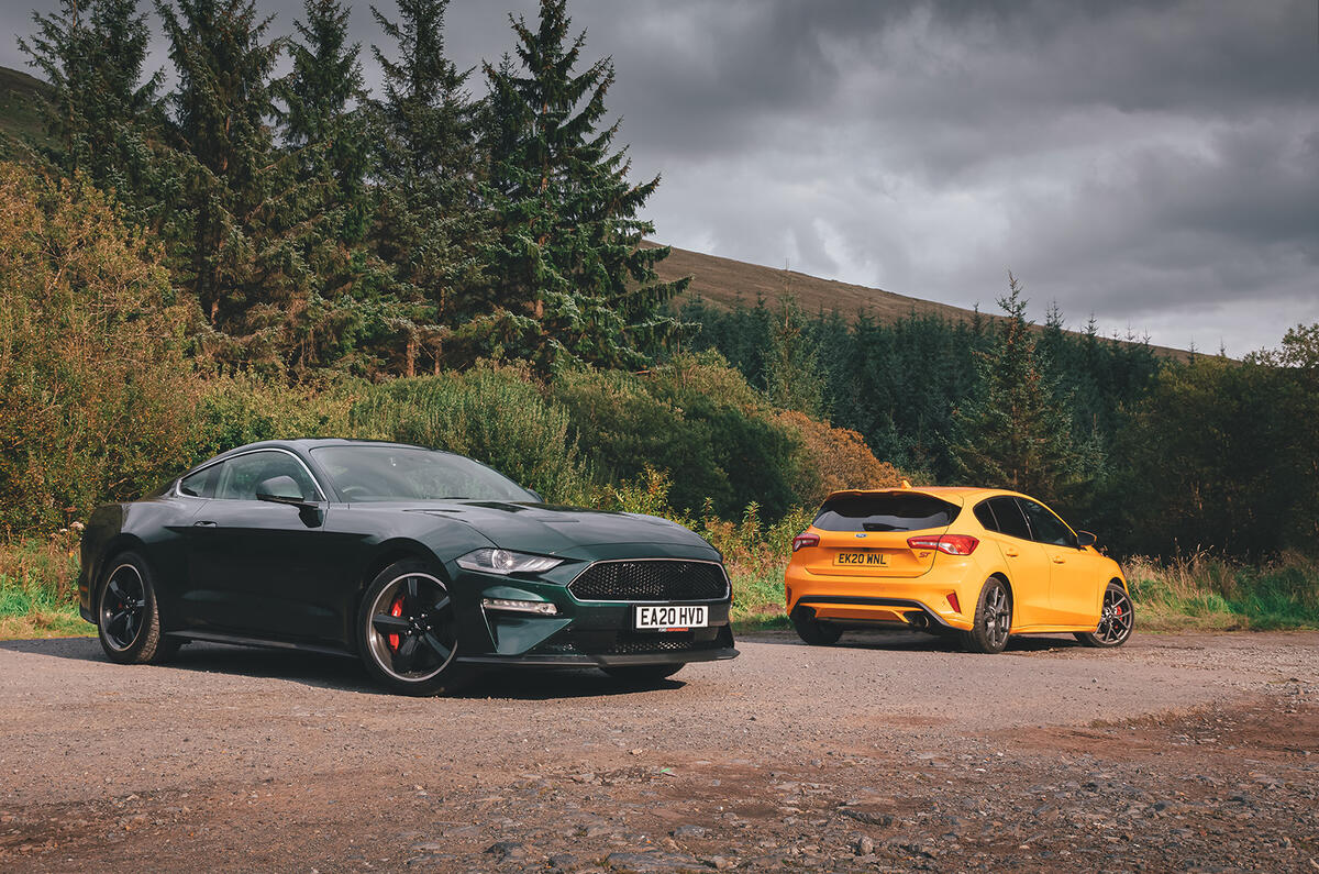 Ford Mustang - side Ford Mustang - side