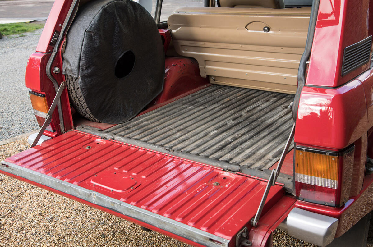 Range Rover Mk1 - boot