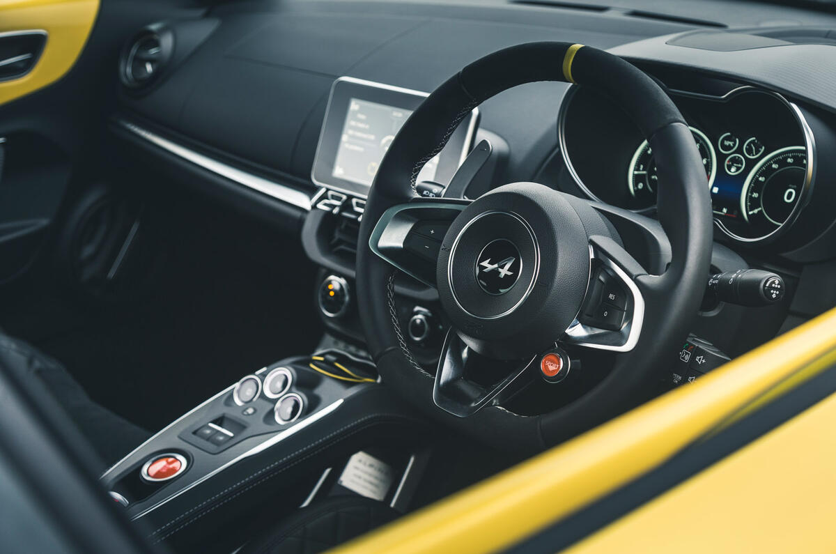 23 LUC Renault Alpine Nissan GTR Nismo Toyota Yaris GR 2021 0030 23 LUC Renault Alpine Nissan GTR Nismo Toyota Yaris GR 2021 0030