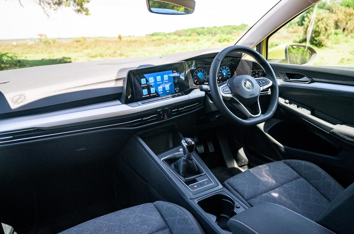 Volkwagen Golf - interior Volkwagen Golf - interior