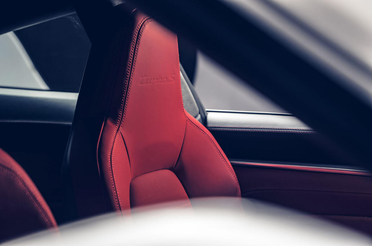 Porsche 911 Turbo S 2020 - interior Porsche 911 Turbo S 2020 - interior