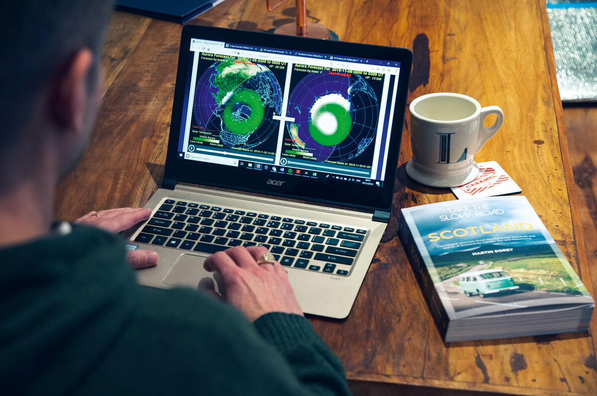 Aurora activity online  Aurora activity online