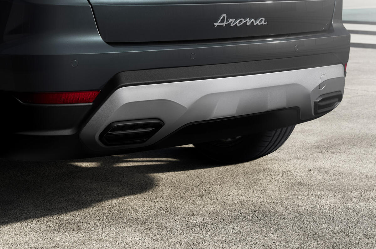 25 SEAT Arona Xperience Dark Camouflage H