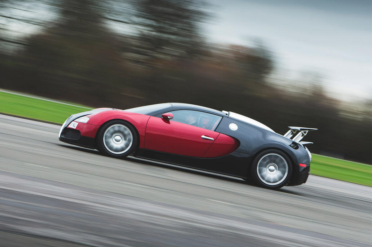 Bugatti - side Bugatti - side