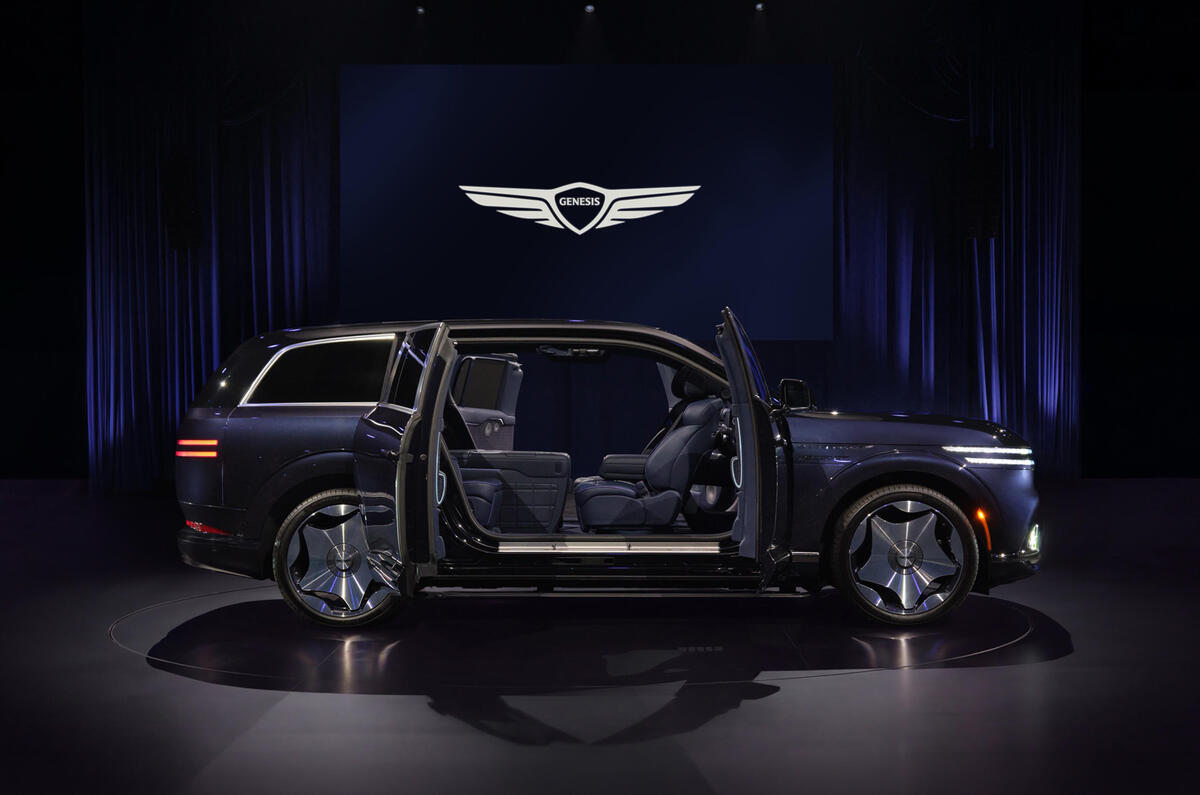 260820 anewiconrsquosarrivalgenesisunveilsgv90flagshipsuv 15