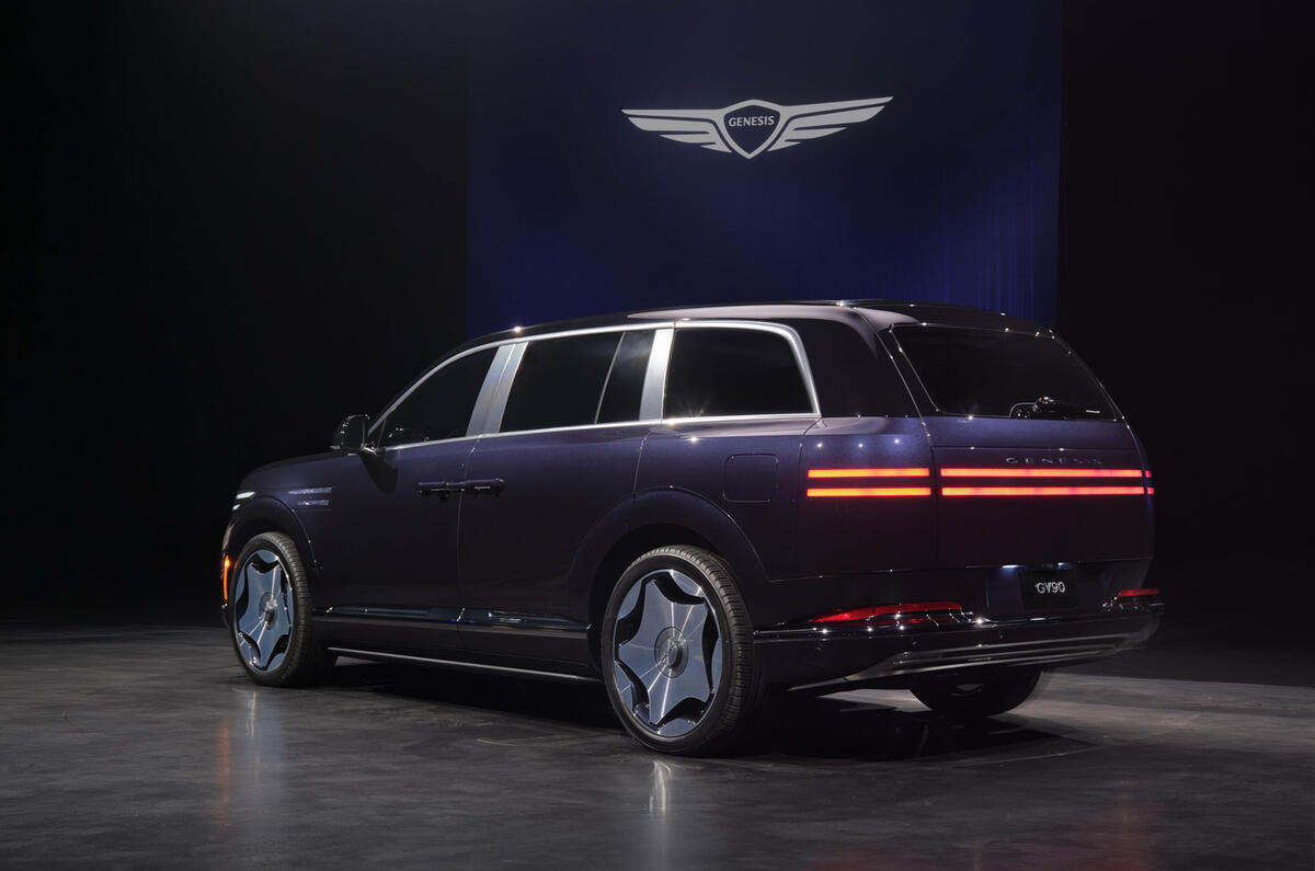 260820 anewiconrsquosarrivalgenesisunveilsgv90flagshipsuv 16