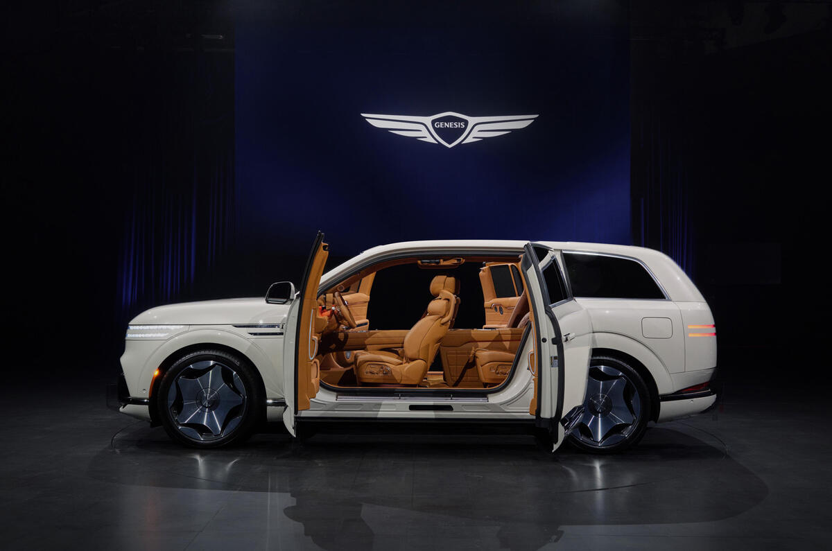 260820 anewiconrsquosarrivalgenesisunveilsgv90flagshipsuv 17