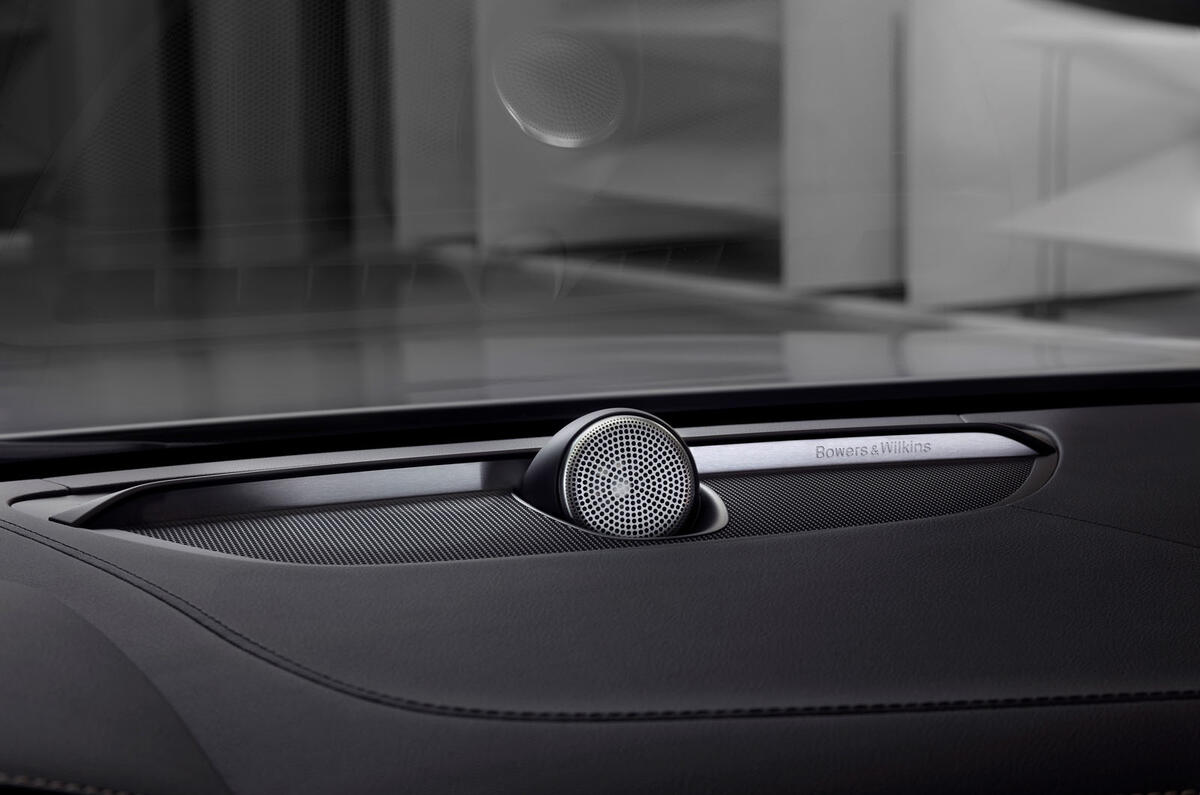 2020 Volvo V90 Recharge plug-in hybrid  2020 Volvo V90 Recharge plug-in hybrid