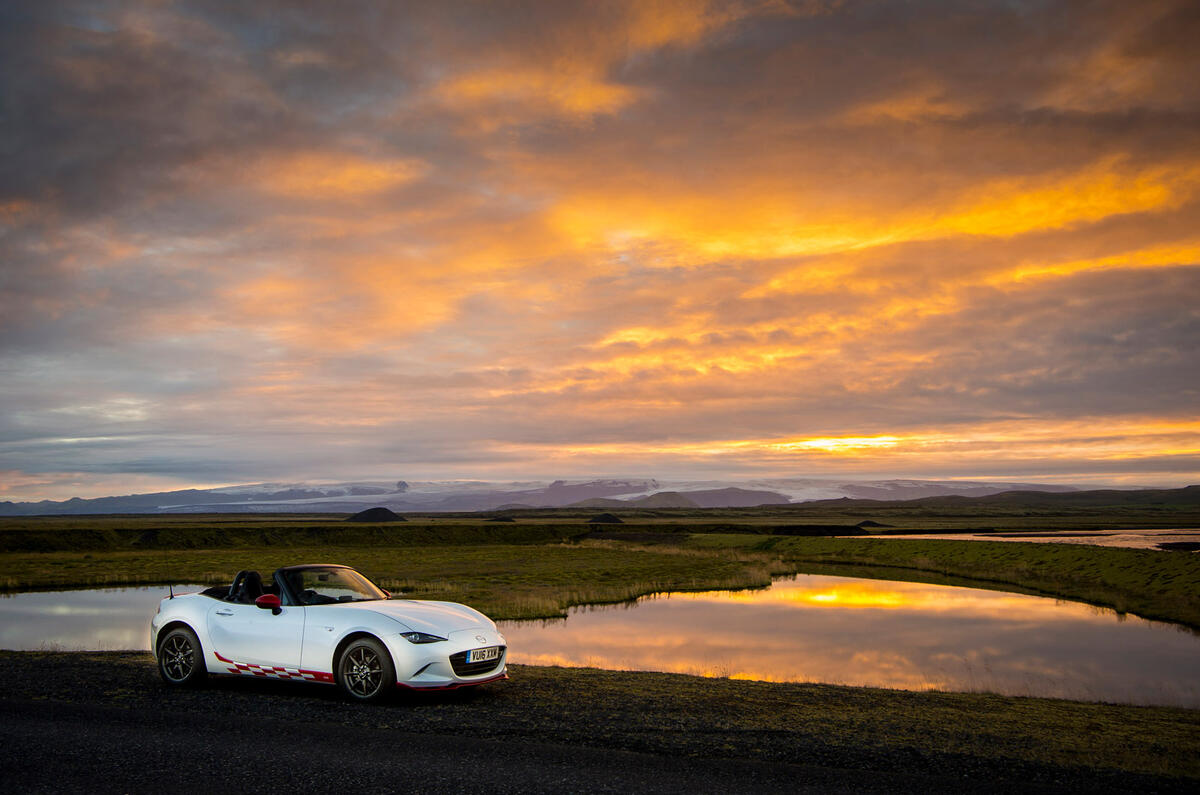 Mazda MX-5 - static side