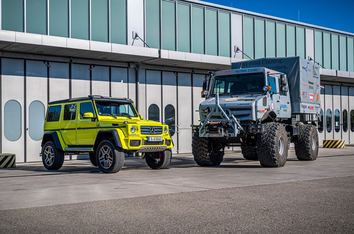 Mercedes G-Wagen - side Mercedes G-Wagen - side