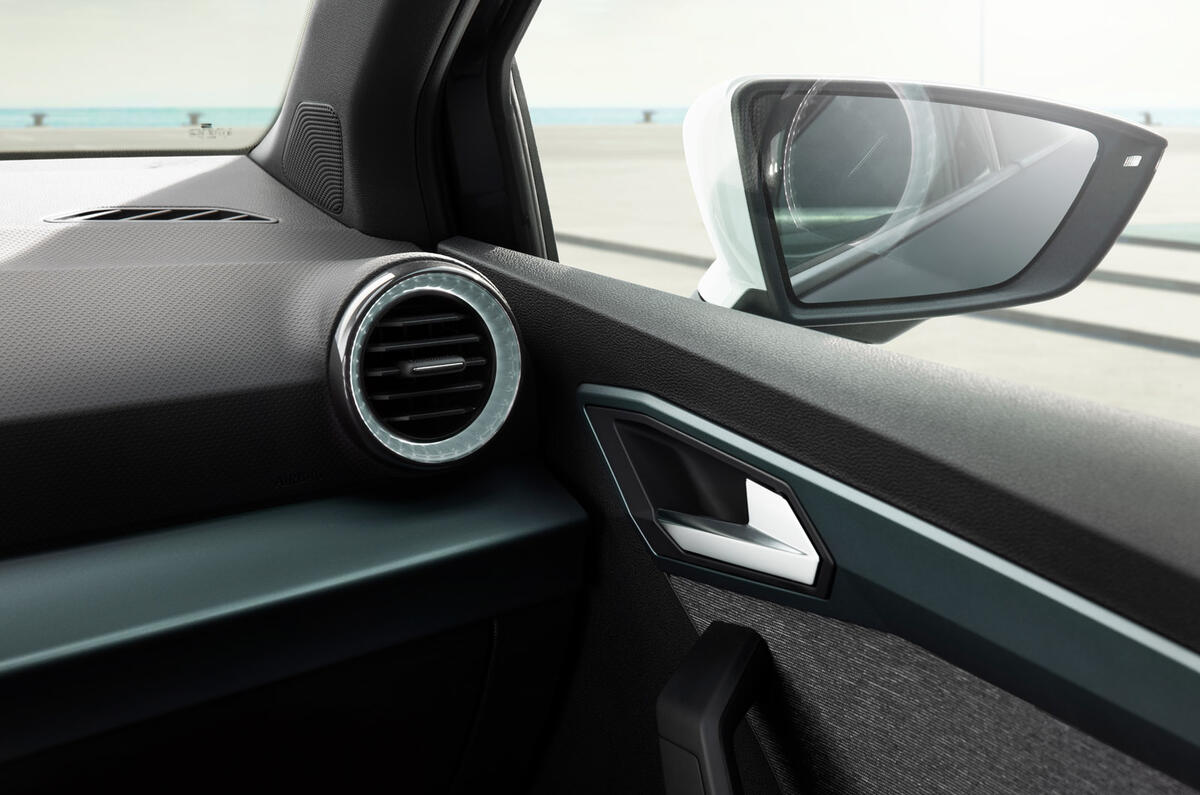 27 SEAT Arona Xperience Dark Camouflage H