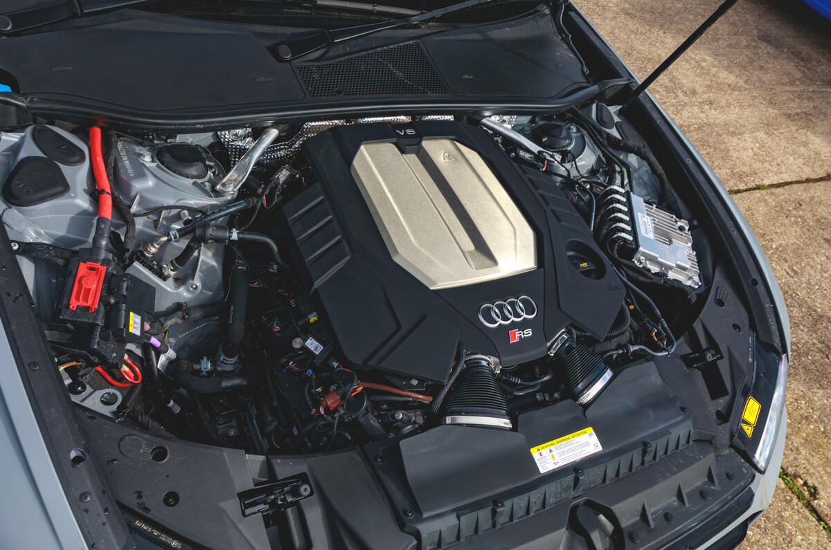 V8 with twin-turbochargers V8 with twin-turbochargers