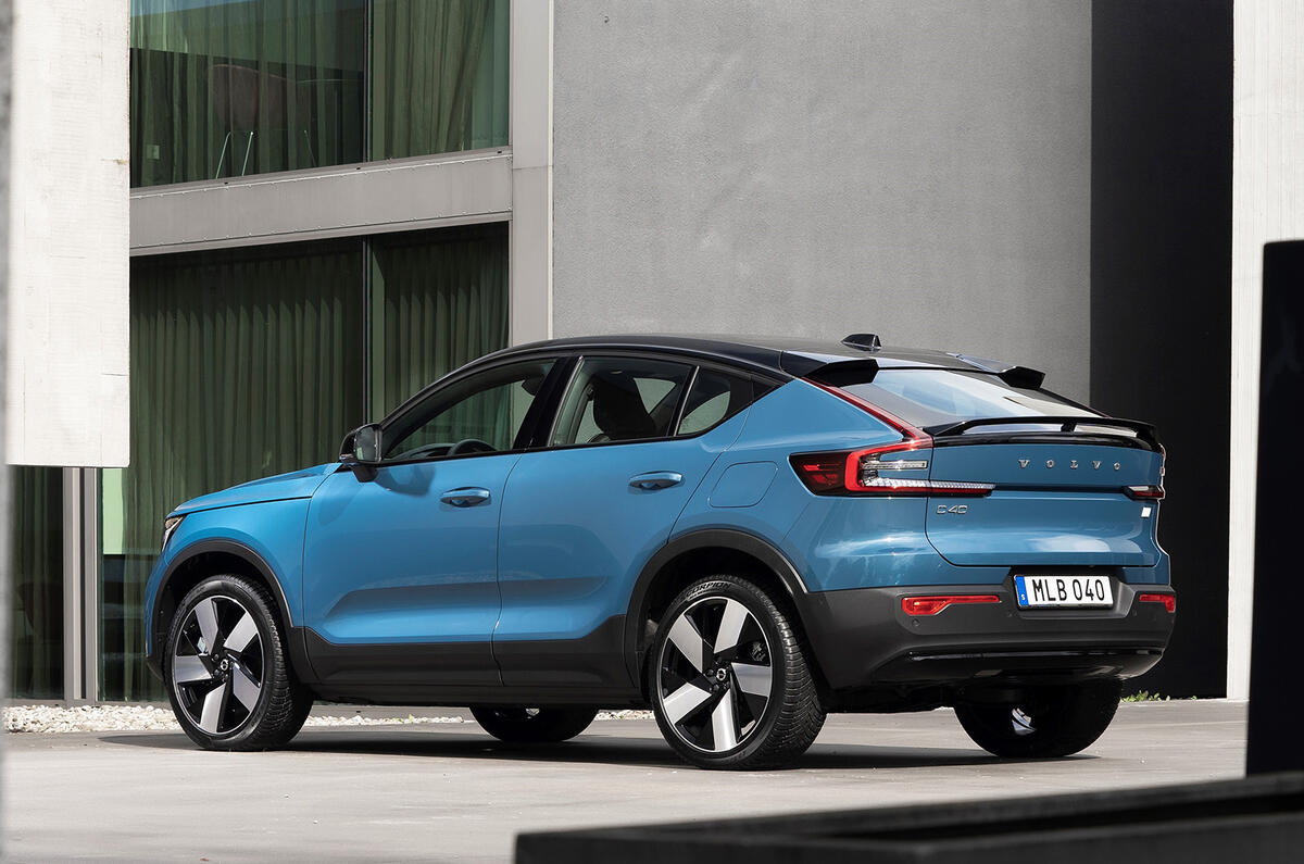 287384 Volvo C40 Recharge Fjord Blue