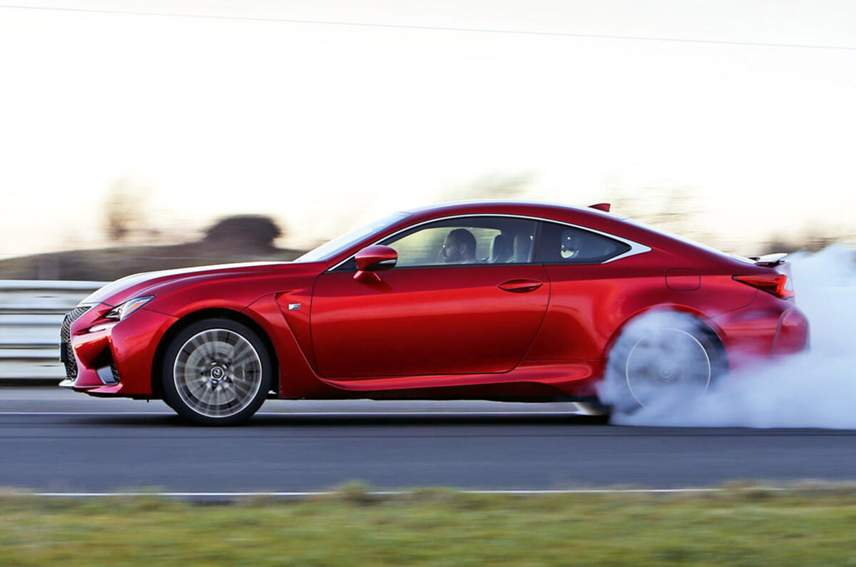 Lexus RC F 2014 - tracking side