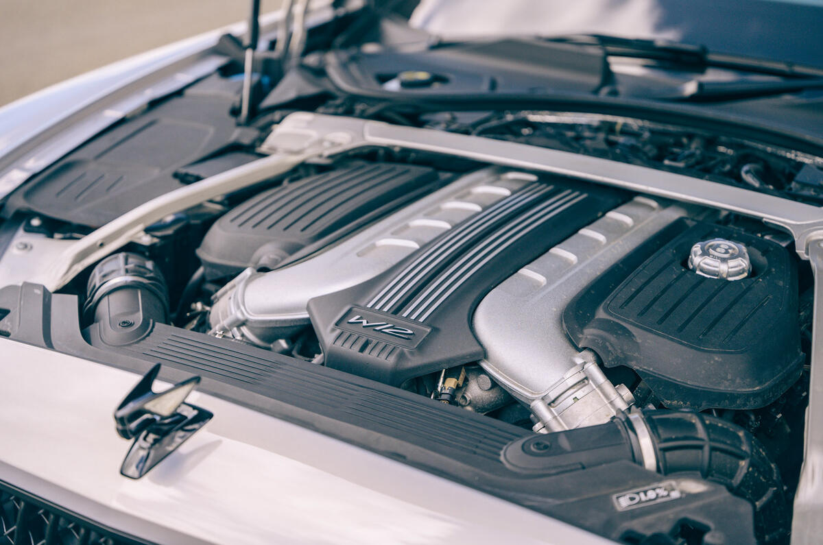 28 olg Flying Spur vs Mercedes Benz S400d 4matic 2021 4124