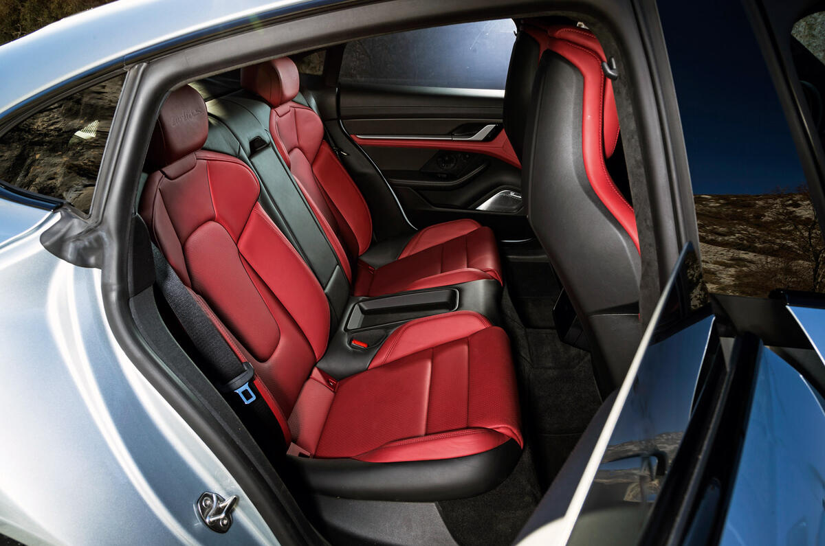 Porsche Taycan Turbo S - interior