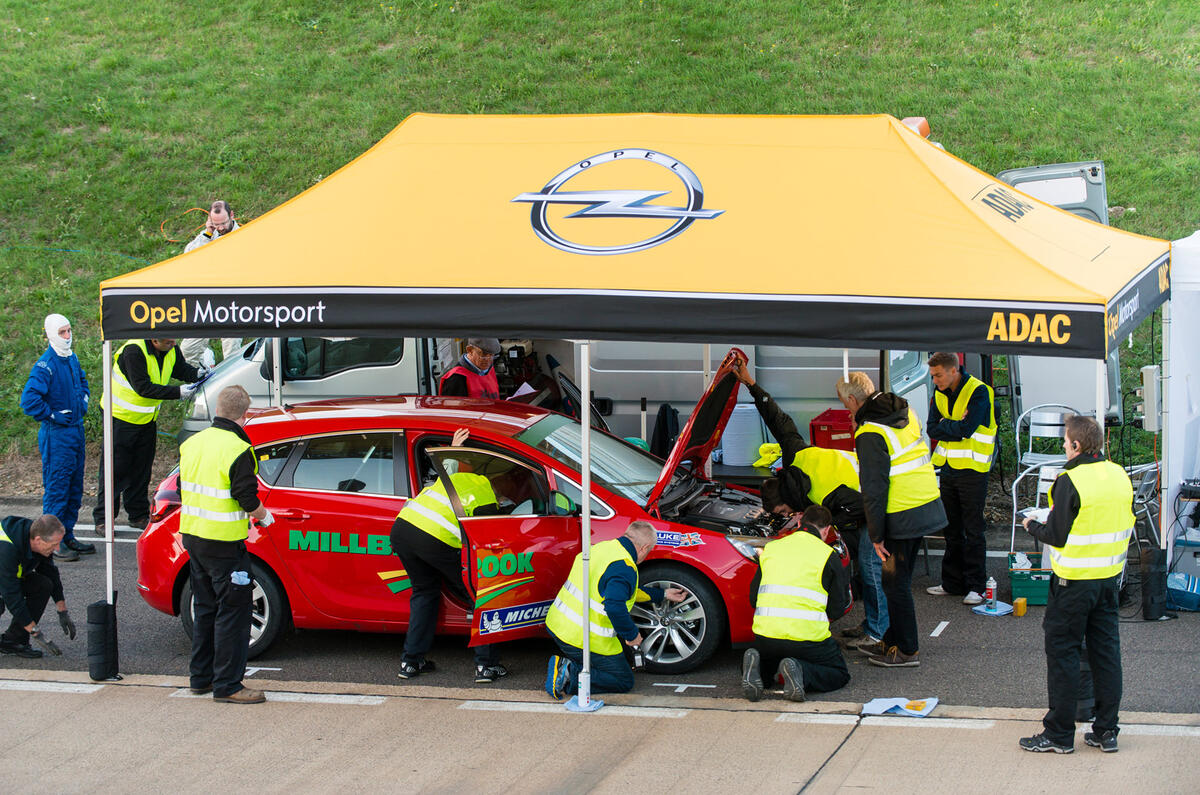 Vauxhall Astra - static side