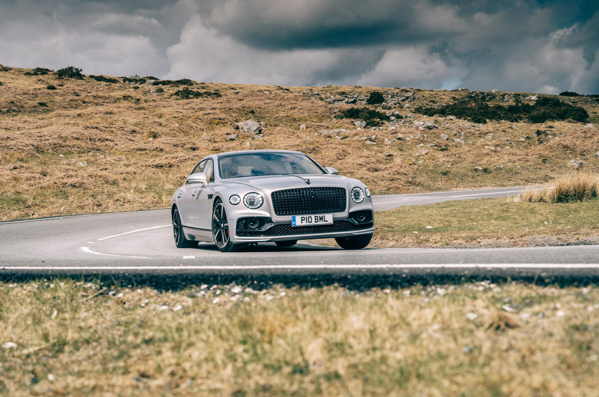 29 olg Flying Spur vs Mercedes Benz S400d 4matic 2021 5575