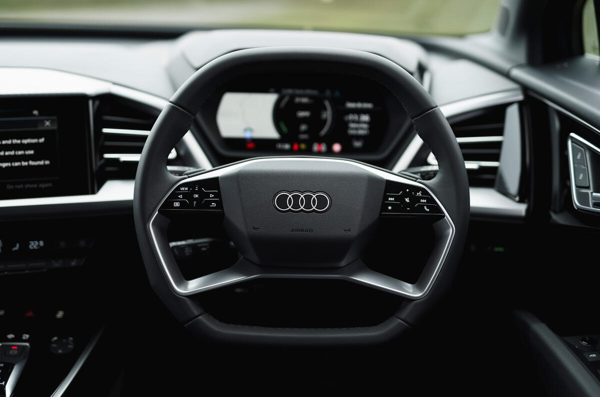 2 12447 AUDIQ4DEANSMITH061 2 12447 AUDIQ4DEANSMITH061