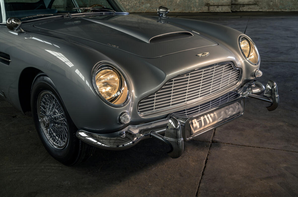 2 aston martin v12 speedster 2 aston martin v12 speedster