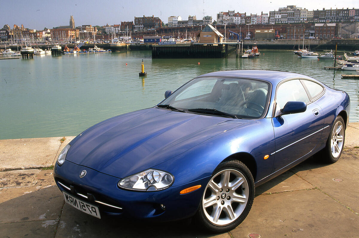 2 jaguar xk8 2 jaguar xk8