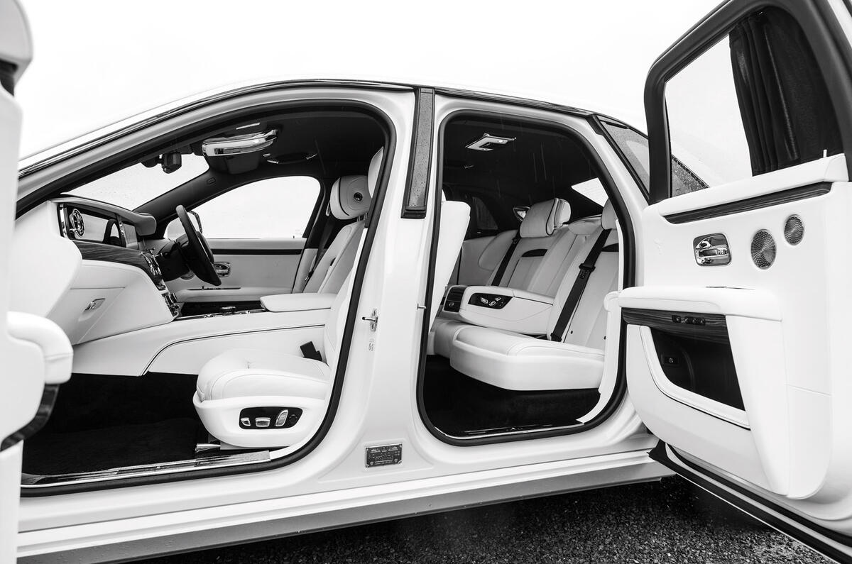 2 LUC Rolls Royce Ghost 2020 0098 2 LUC Rolls Royce Ghost 2020 0098