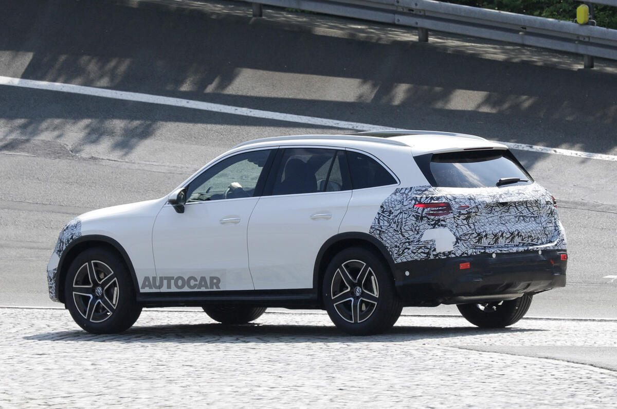 2 Mercedes Benz GLC 2022