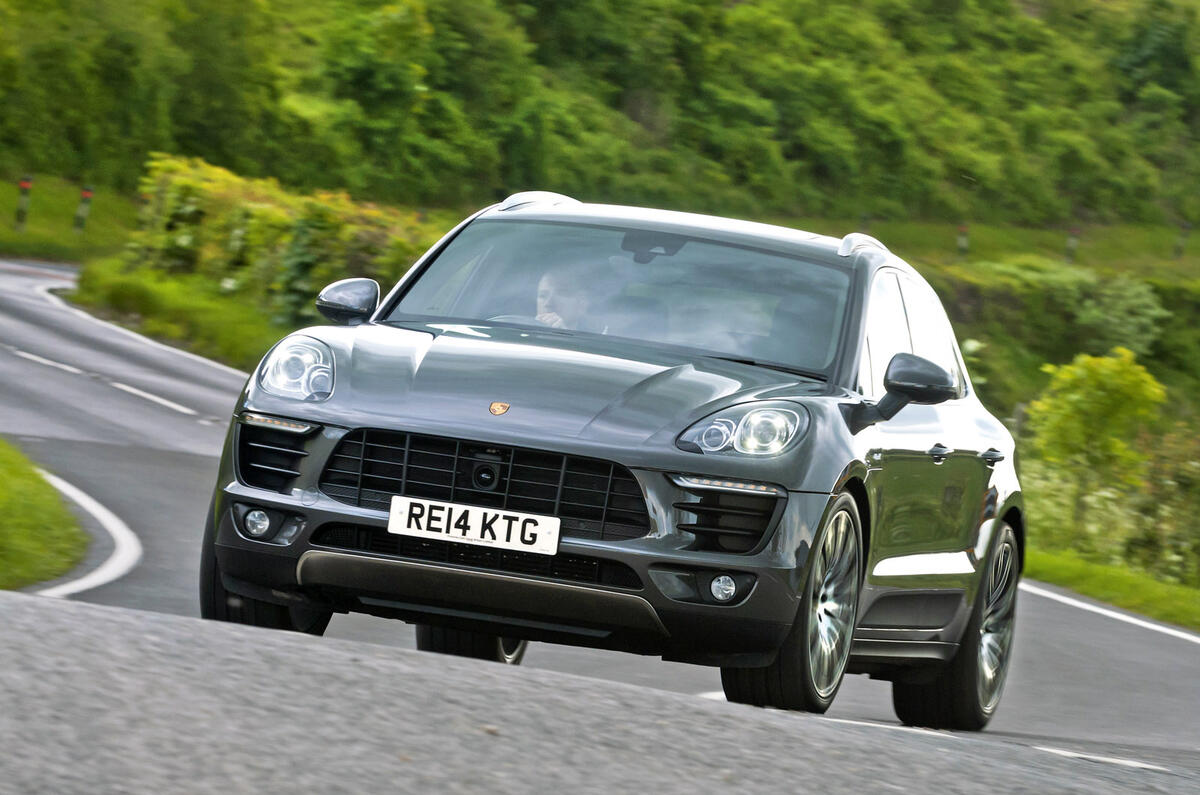 Porsche Macan - tracking front Porsche Macan - tracking front