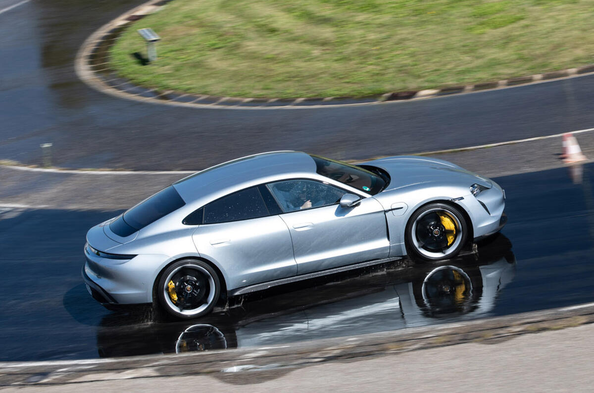 2 porsche taycan