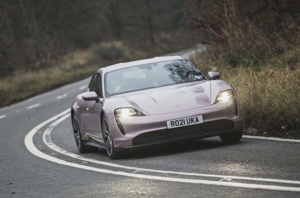 2 porsche taycan rwd frontcorner 1