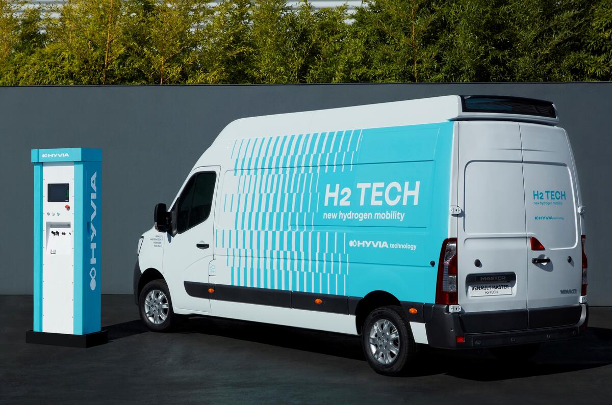 2 Renault Master hydrogen
