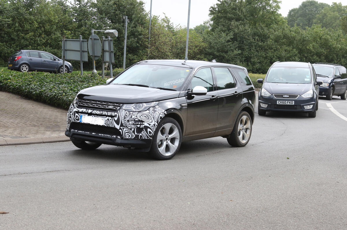 2018 Land Rover Discovery Sport facelift to get hybrid option
